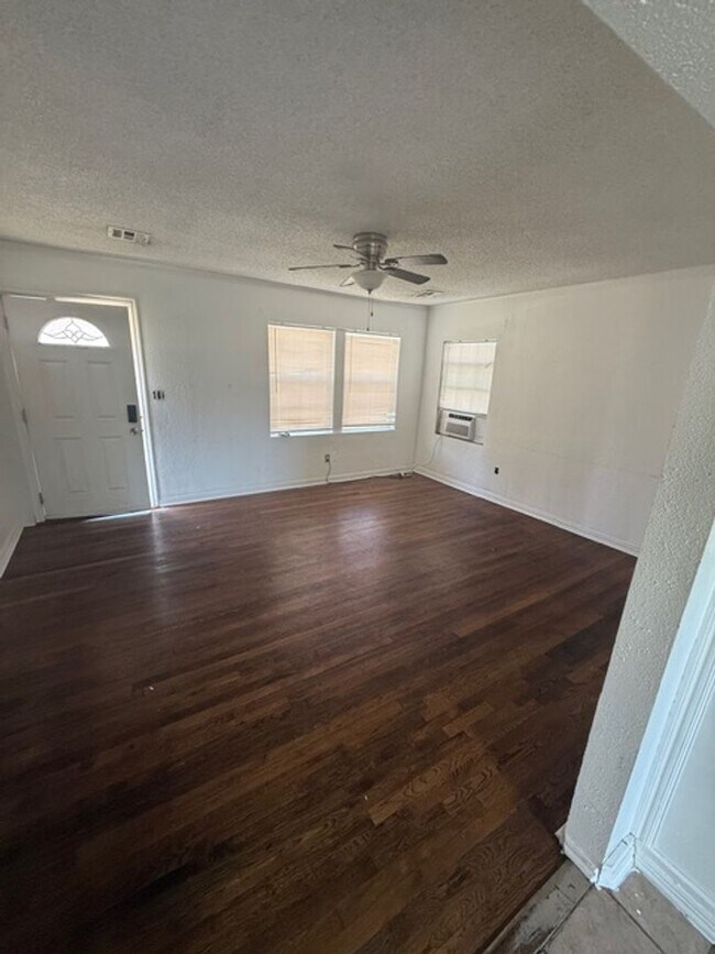 Building Photo - Coming Soon - Section 8 Friendly - Updated 3 Bedroom Home