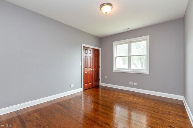 Foto del edificio - 3 br, 2 bath Condo - 1437 East 65th Place 2