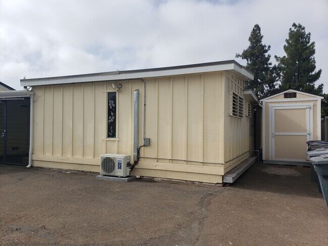 Building Photo - Studio Cottage w/ large storage shed!