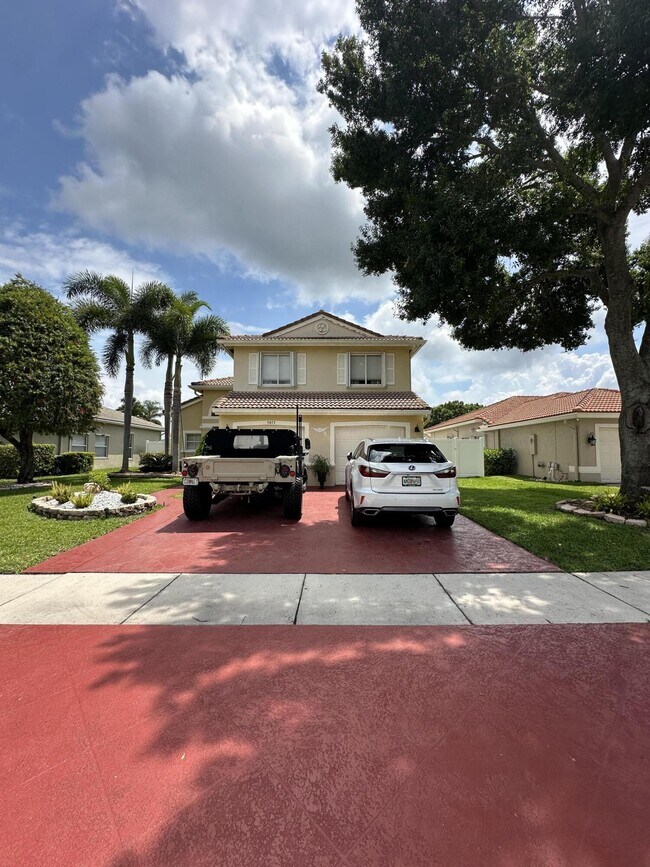 Foto del edificio - 5877 Las Colinas Cir