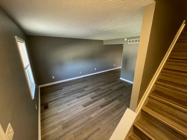 Building Photo - 59 Bustetter Dr