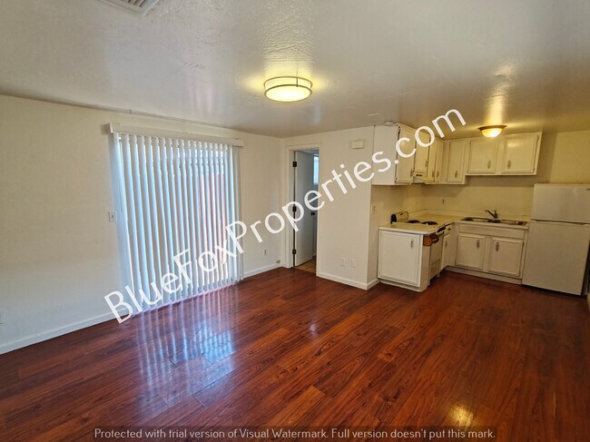 Foto del edificio - 4142 E Spring St