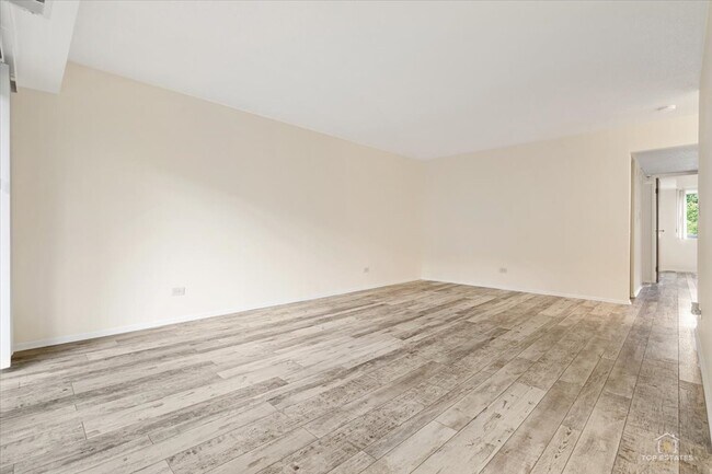 Building Photo - 909 Buccaneer Dr