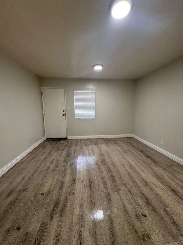Photo - 943 East 108th Street