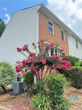 Building Photo - 153 Holcomb Ferry Rd