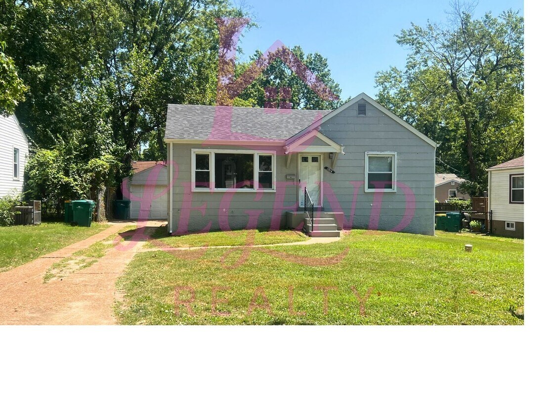 Foto principal - Charming 2-Bedroom Home with Bonus Room!