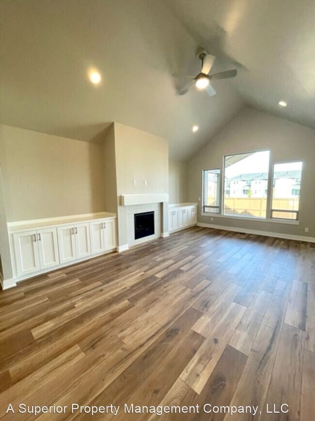 Building Photo - 3 br, 2.5 bath House - 3755 NE Oakside Loop