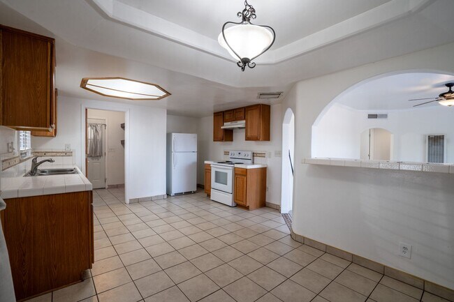 Building Photo - Single Family Home