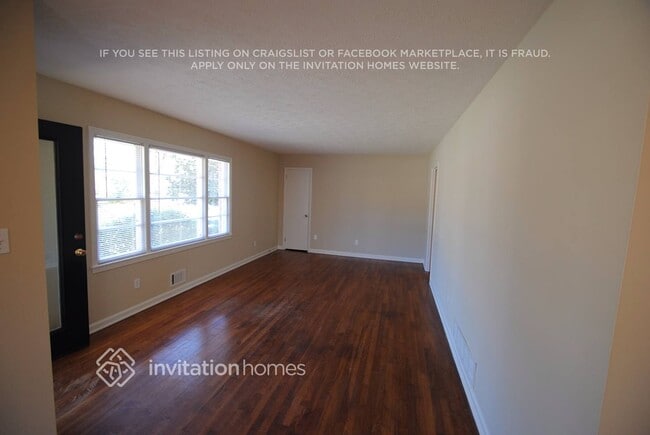 Foto del edificio - 2121 Cherry Ln