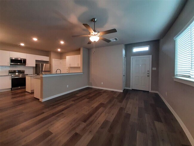 Foto del edificio - 9725 Grosbeak Ln