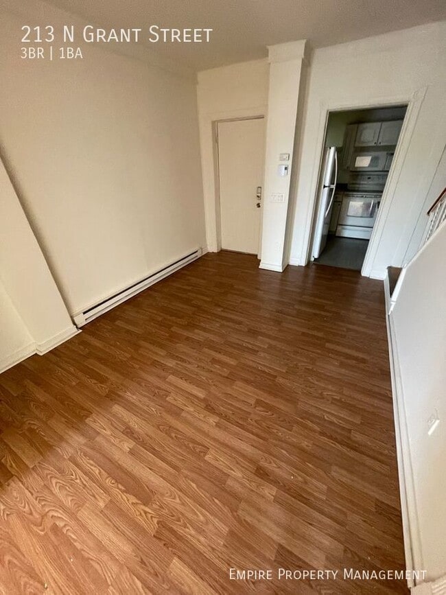 Building Photo - 3 Bedroom / 1 Bathroom Home in Allentown !