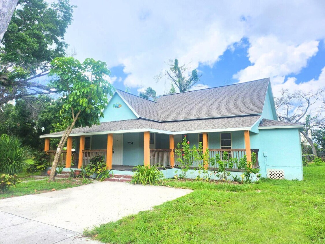 Foto principal - 2554 Third St. - 2554 Third St