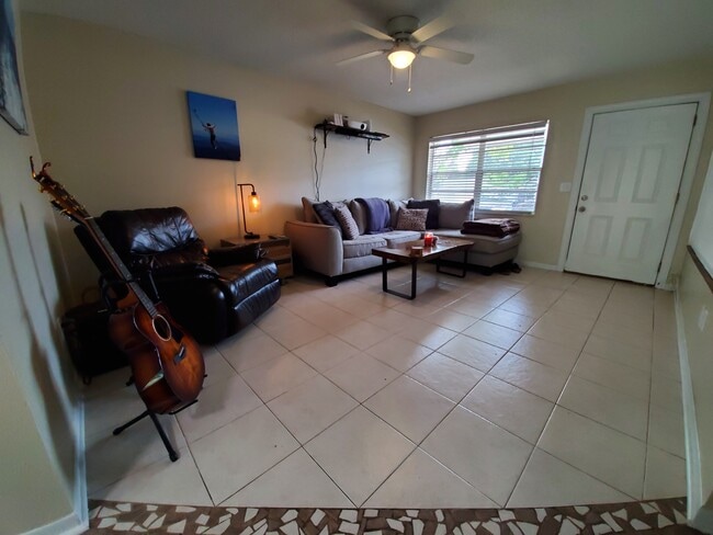 Living Room - 14196 Jeff Rd