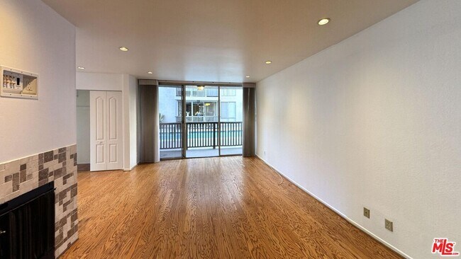 Foto del edificio - 1134 Alta Loma Rd