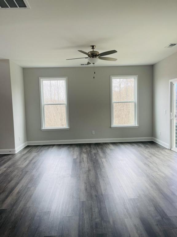 Building Photo - 144 Creekland Wy