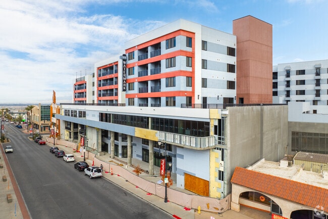 Alternate Exterior Image - Watermark Apartments