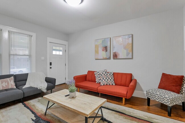 Foto del edificio - 1479 Bryden Rd