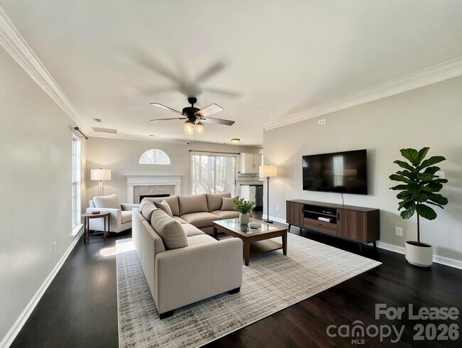 Foto del edificio - 4010 Suttle Pl