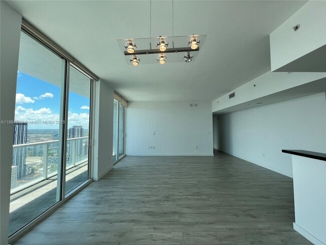 Foto del edificio - 253 NE 2nd St