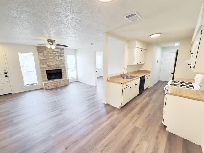 Building Photo - 2305 Whitlow Cove