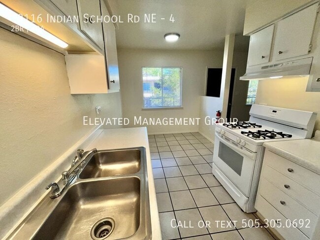 Foto del edificio - 12116 Indian School Rd NE