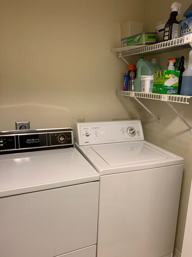 Building Photo - Resort-Style Living in the Heart of Scotts...