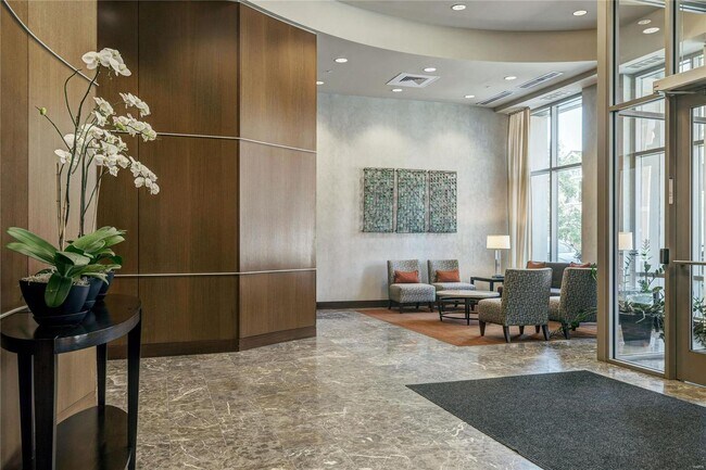 Building Photo - 4909 Laclede Ave