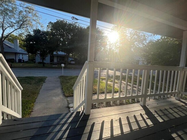 Foto del edificio - 928 E 56th St