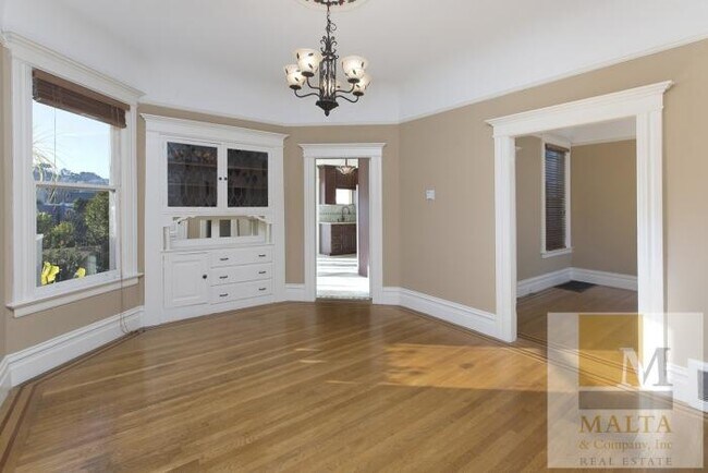 Building Photo - 3 bedroom in San Francisco CA 94110