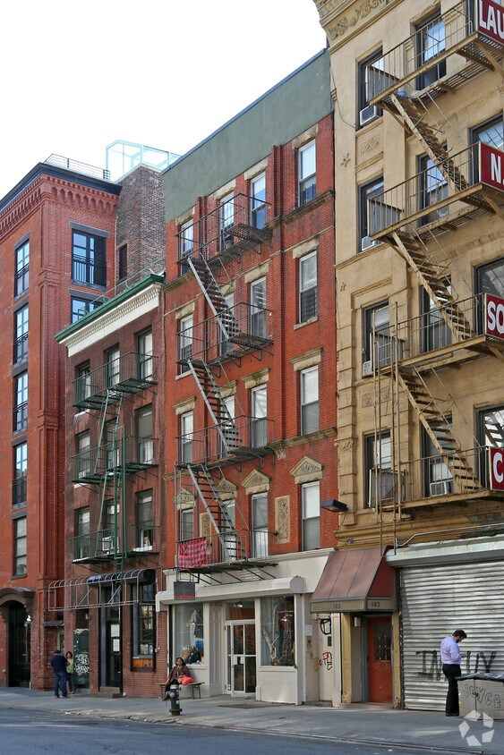 Building Photo - 181 Mott St