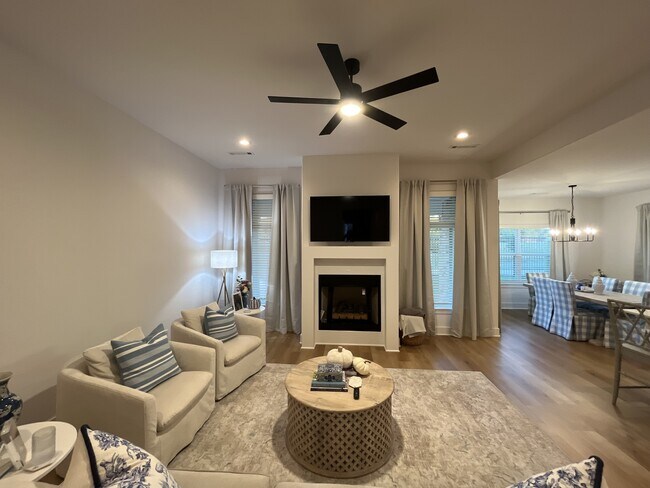 Foto del edificio - 439 Wagon Wheel Ave