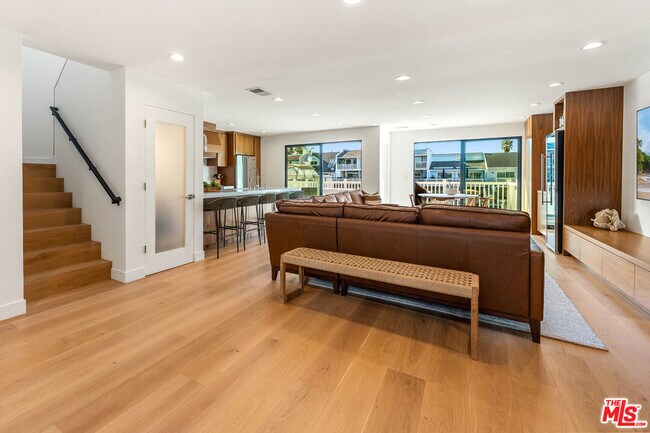 Foto del edificio - 4405 Costa De Oro