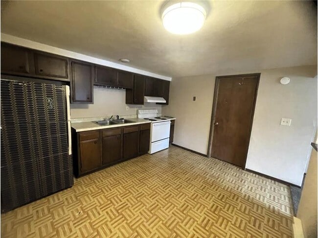 Building Photo - 980 N Overlook Dr
