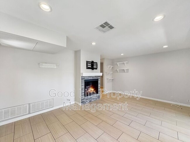 Building Photo - 10686 Aderman Ave