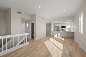 Building Photo - 2770 2nd Ave