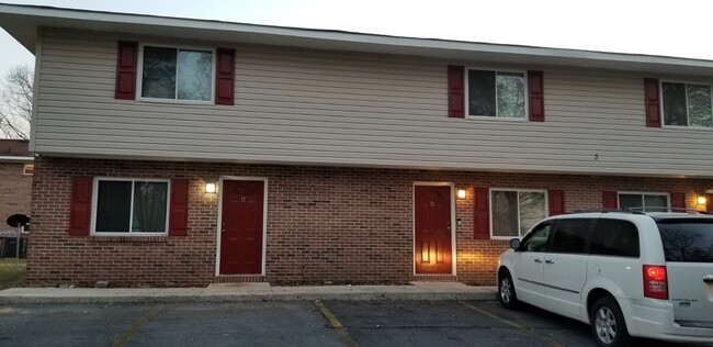 Exterior - Vista Oaks Townhomes