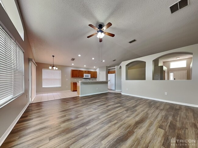 Building Photo - 13461 Staghorn Rd