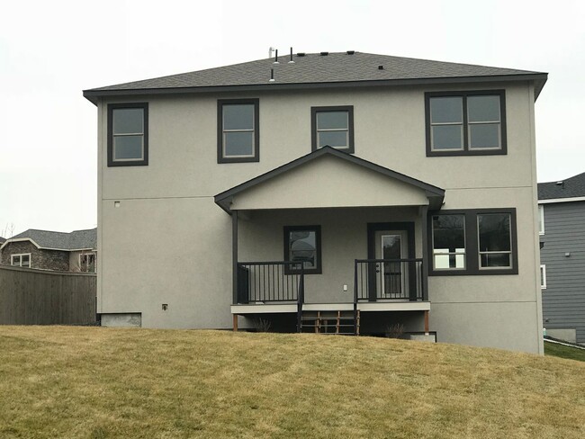 Building Photo - Amazing 4-bedroom home in White Bluffs!