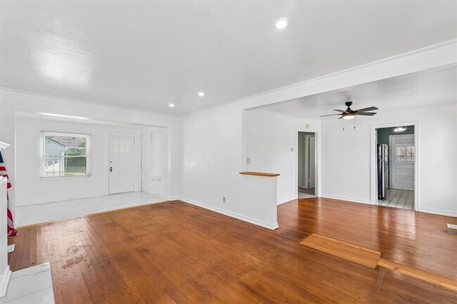 Building Photo - 2512 NW 32nd St