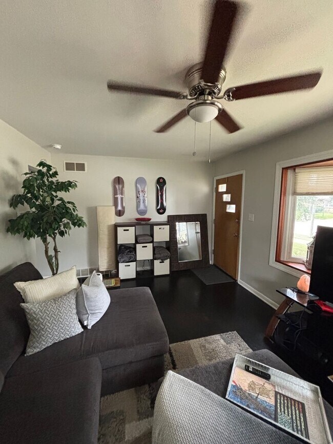Foto del edificio - Spacious 3-Bedroom Home in Timmerman West,...