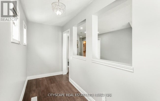 Building Photo - 194 Tawny Crescent