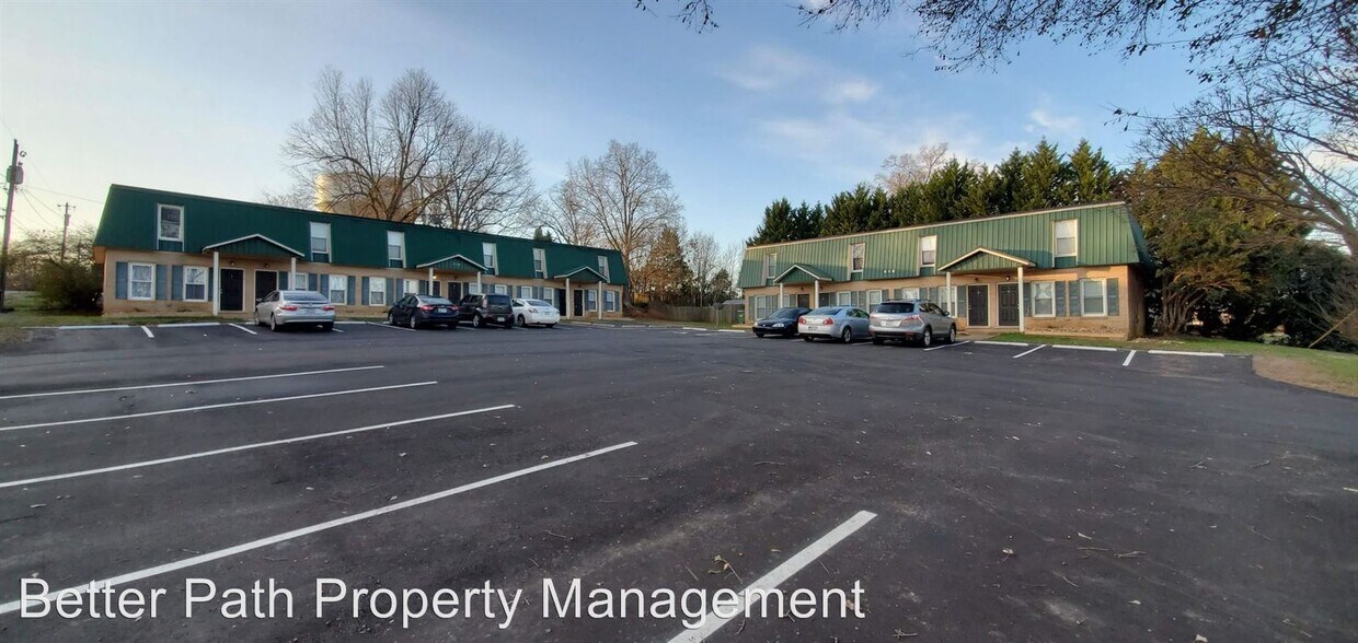 Primary Photo - 312 W Catawba Ave