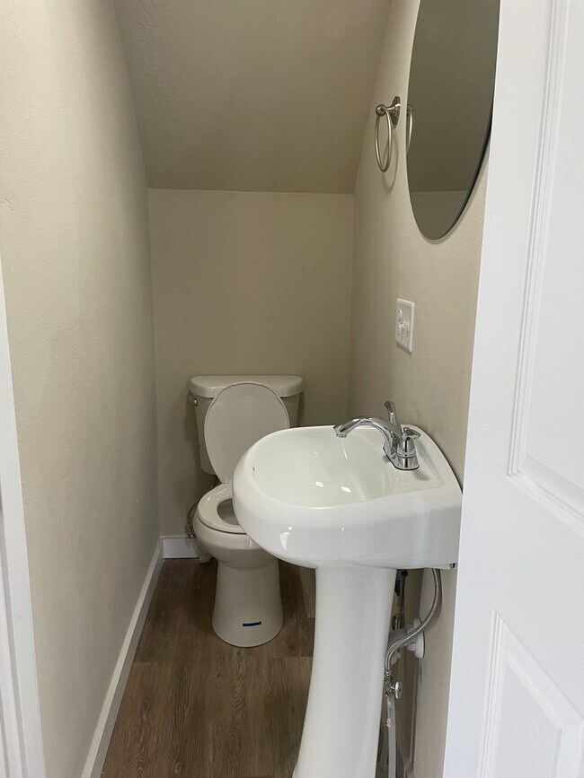 Foto del edificio - Fully Remodeled 4 Bedroom 2.5 Bathroom