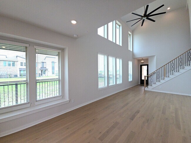 Building Photo - 16723 Lake Austin St
