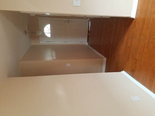 Foto del edificio - 1750 Pepperwood Way