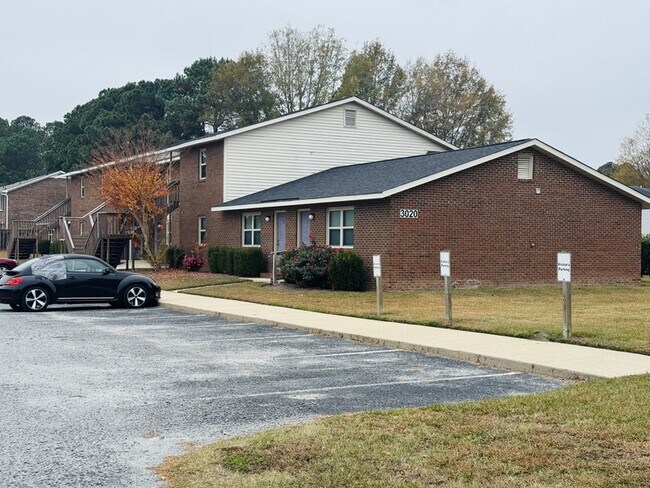 Foto del edificio - 3020 Adams Blvd