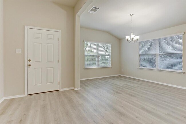 Building Photo - 3902 Crockett Ave