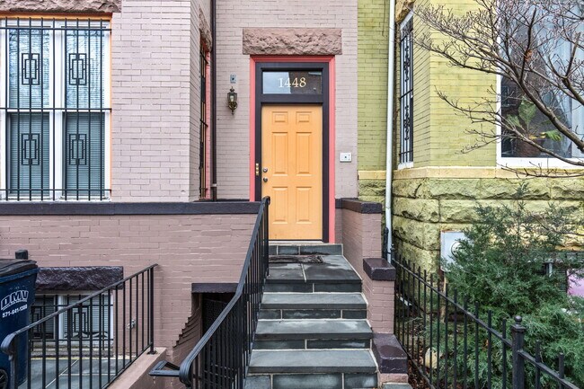 Foto del edificio - 1448 Newton St NW