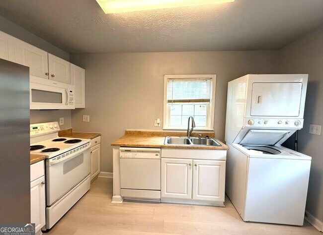 Foto del edificio - 1624 Terry Mill Rd SE