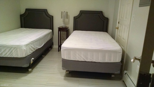 Foto del edificio - 1570 E 14th St